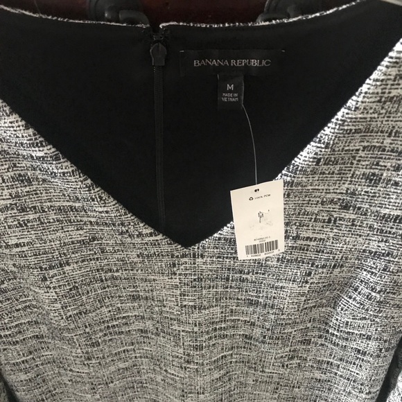 NWT Banana Republic dress with bell shaped sleeves - Picture 6 of 7